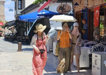 Uzak Doğulu turistlerden ‘sıcak’ önlemi