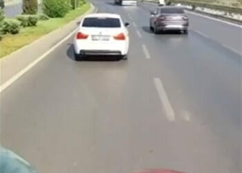 İtfaiyeye yol vermeyen sürücüye ceza uygulandı, otomobili trafikten menedildi