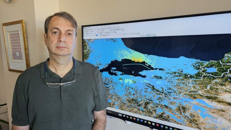 'Marmara’da sarsıntılar batıdan doğuya doğru ilerliyor, fay 7 üzeri deprem üretebilir'