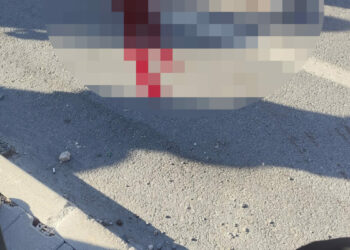 Hatay'da topun peşinden yola çıkan çocuk, kamyonetin altında can verdi