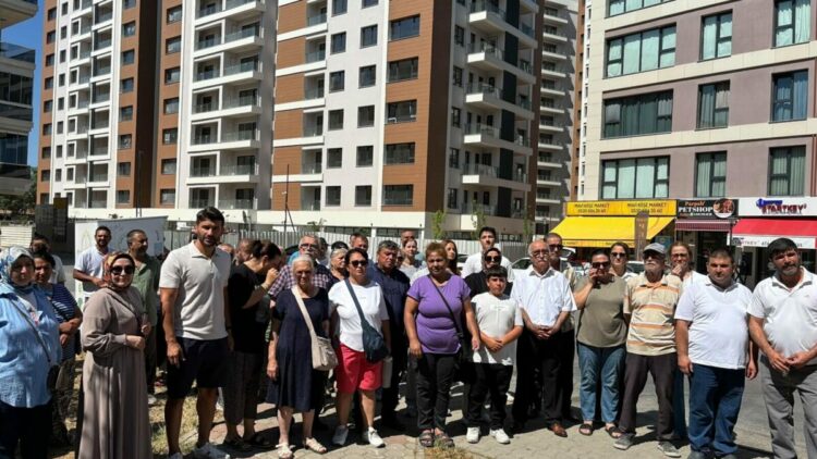 Örnekköy Kentsel Dönüşüm Projesi'nde hak sahiplerinden anahtarlı eylem