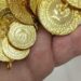 Bağışlanan kıyafetlerden 23 altın ile 6 bin 500 lira çıktı