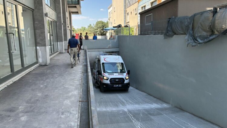 Çalıştıkları su deposunda fenalaşan 2 işçi kurtarıldı