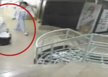 Fatih'te kurdukları düzenekle 4 kilogram altını çaldılar: Birkaç kere altın alıp güven sağlamış