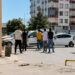 Yolunu kesip darbettikleri kişinin ruhsatlı tabancasını alıp kaçtılar