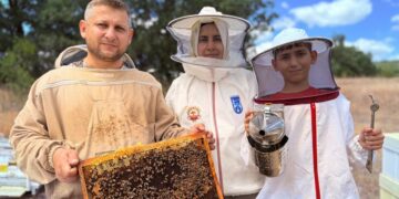 Pandemide 2 kovanla başladığı arıcılıkta 180 kovanlık işletme kurdu