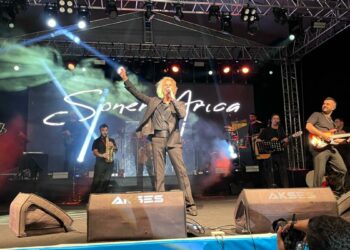 Soner Arıca, Fatsa konserinde annesi ve dayısı Kadir İnanır'ı andı