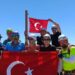15 Temmuz şehitleri anısına Aladağlar'ın zirvesinde Türk bayrağını dalgalandırdılar