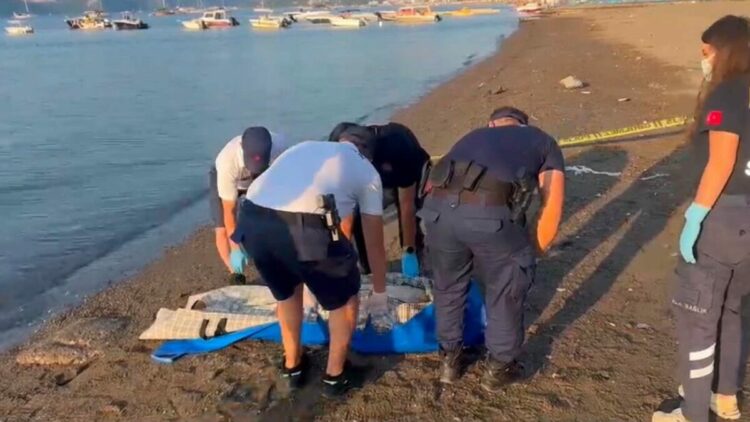 Marmaris'te denizde erkek cesedi bulundu