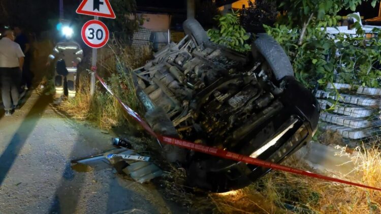 Bursa'da kontrolden çıkan otomobil takla attı: 2 yaralı
