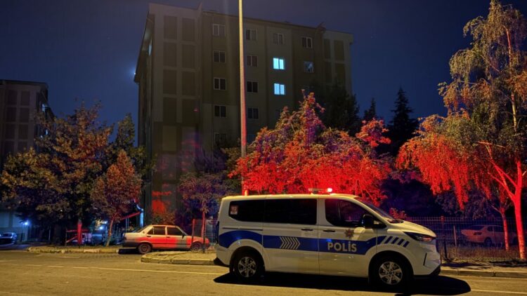 Kayseri’de 3’üncü kattan düşen çocuk ağır yaralandı