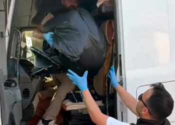 Polisin takibiyle durdurulan TIR’da 24 kilo skunk ele geçirildi