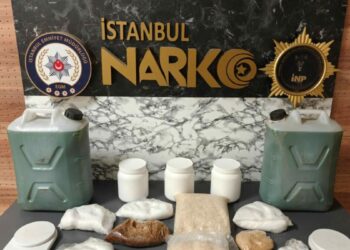 Fatih'te uyuşturucu operasyonu: 2 gözaltı