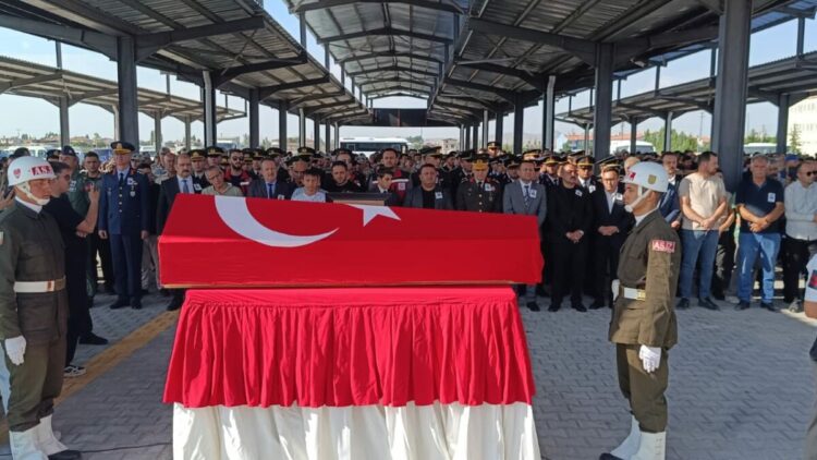 Eğitim sırasında rahatsızlanıp hayatını kaybeden hava harp okulu öğrencisi toprağa verildi