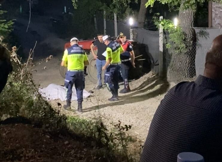Bursa'da devrilen traktörün altında kalan sürücü hayatını kaybetti