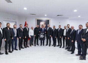 Karşıyaka yönetiminden Cemil Tugay ziyareti