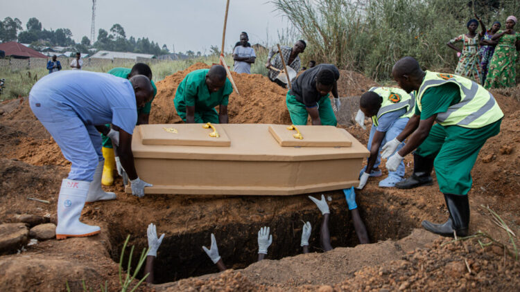 Afrika'daki Ebola salgınında can kaybı 1000'i aştı