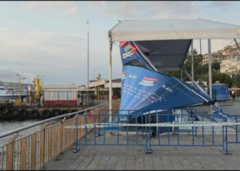 Üsküdar'da fırtına nedeniyle İBB'nin üniversite tercih çadırı uçtu: 1 yaralı -1
