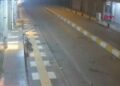 Refüje çarparak takla atan otomobilin sürücüsü yaralandı; kaza kamerada