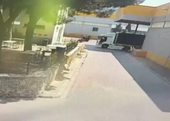TIR ile çarpışan forkliftin sürücüsü Gül, hayatını kaybetti; kaza kamerada