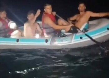 Sapanca Gölü'nde SUP board ve botlarla açılıp mahsur kalan 35 kişi kurtarıldı