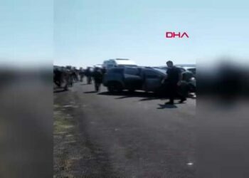 Ardahan'da 3 araç zincirleme kazaya karıştı; 3 ölü, 4 yaralı