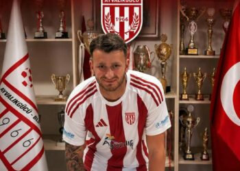 Ayvalıkgücü genç golcü aldı