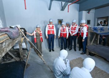 Bakan Ersoy, Diyarbakır Anı Müzesi ve Kültür Merkezi'nde incelemelerde bulundu