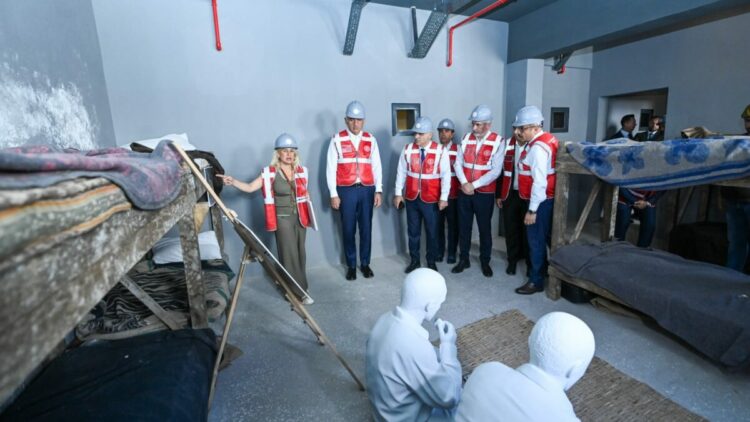 Bakan Ersoy, Diyarbakır Anı Müzesi ve Kültür Merkezi'nde incelemelerde bulundu