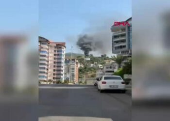 Üniversite inşaatında yangın