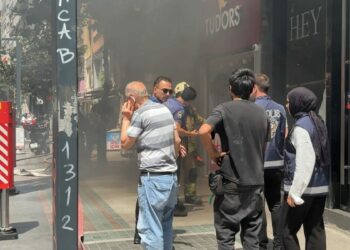 Nişantaşı'nda 7 katlı binada yangın