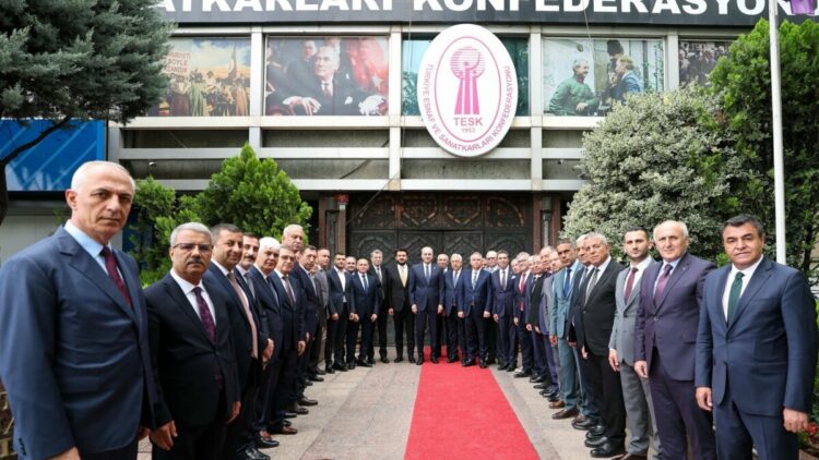 TBMM Başkanı Kurtulmuş'tan TESK'e ziyaret