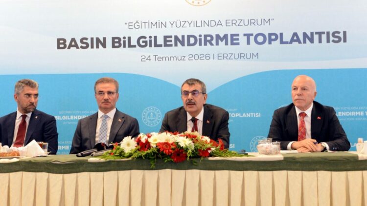 Bakan Tekin: Özel okulda insanı olmayan koşulda çalıştırılan arkadaşımız varsa bana başvursun
