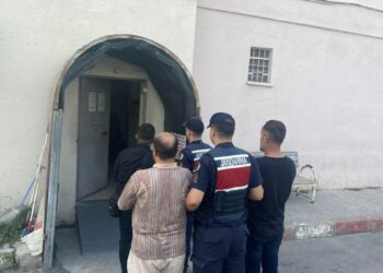 Mersin'de 200 milyon liralık arsa dolandırıcılığı noterde engellendi