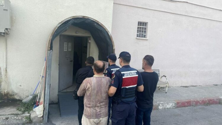 Mersin'de 200 milyon liralık arsa dolandırıcılığı noterde engellendi