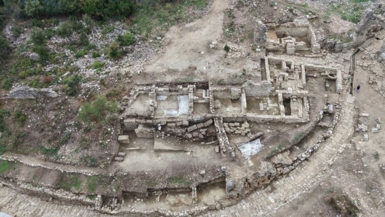 Aspendos'ta 2 bin yıllık 'Tiyatro Caddesi' gün yüzüne çıktı