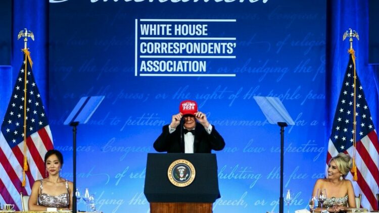 Trump'tan 2028 sinyali: Dördüncü kez başkanlığa aday olacağını duyurdu