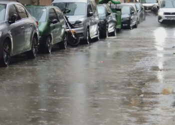 İstanbul’da sağanak etkili oluyor; yollar göle döndü