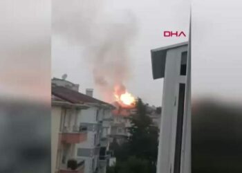 Ankara'da sağanak sele neden oldu; araçlar sürüklendi