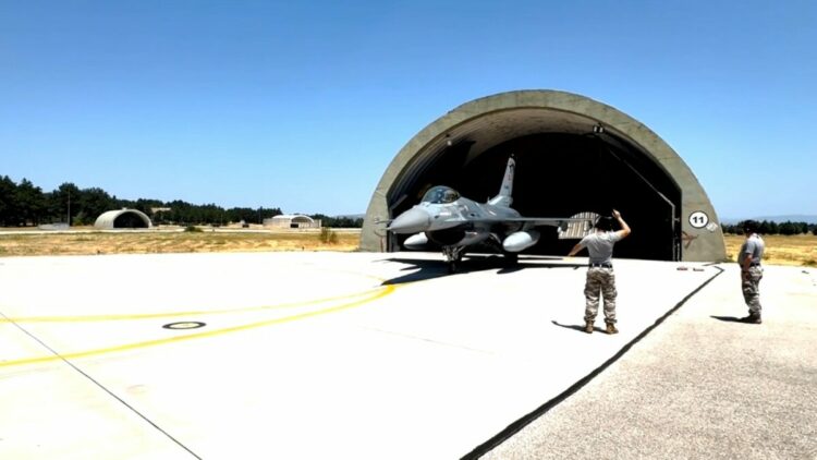 F-16'lardan Karadeniz'de eğitim uçuşu