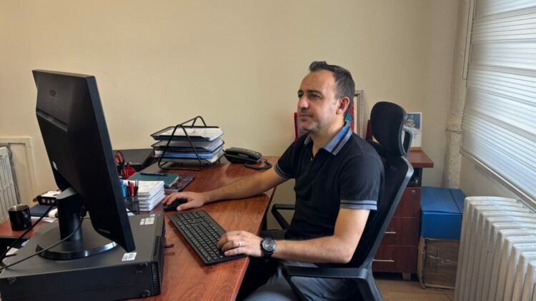 Tren raylarından sahneye uzanan yolculuk