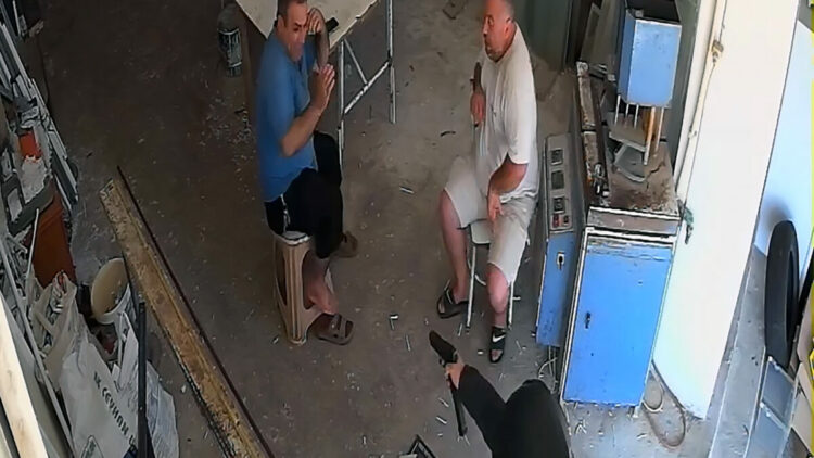 PVC ustası, ağabeyinin borcu nedeniyle öldürülmüş