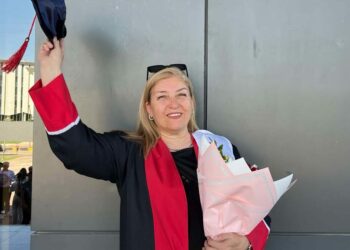 Çocuklarından ilham alıp liseye kaydını yaptırdı, 62’sinde yüksek lisansını tamamladı