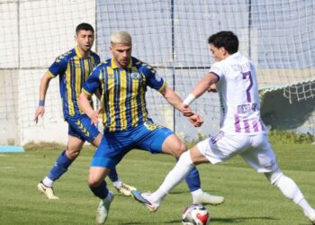 Menemen'den ayrılan Erkan'a üç talip
