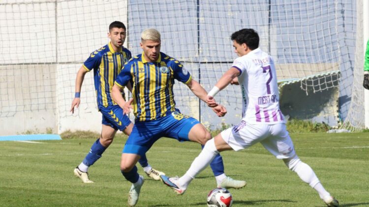 Menemen'den ayrılan Erkan'a üç talip