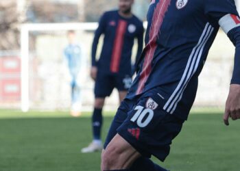 Yılmaz Özeren futbolu bıraktı