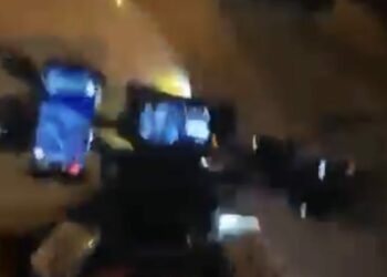 Kartal’da motosikletle otomobillin kafa kafaya çarpıştığı kaza kask kamerasında