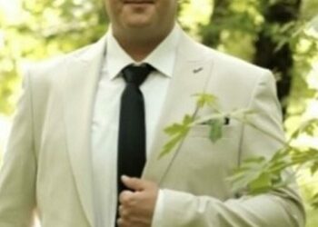 Otomobil, bağ evine daldı; sürücü öldü, nişanlısı yaralandı