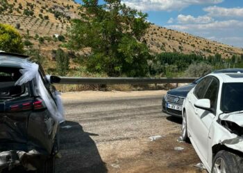 Malatya'da düğün konvoyunda zincirleme kaza; 4 yaralı