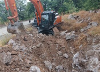 İş makinesiyle define kazısı yapan şüpheliler suçüstü yakalandı: 5 gözaltı
